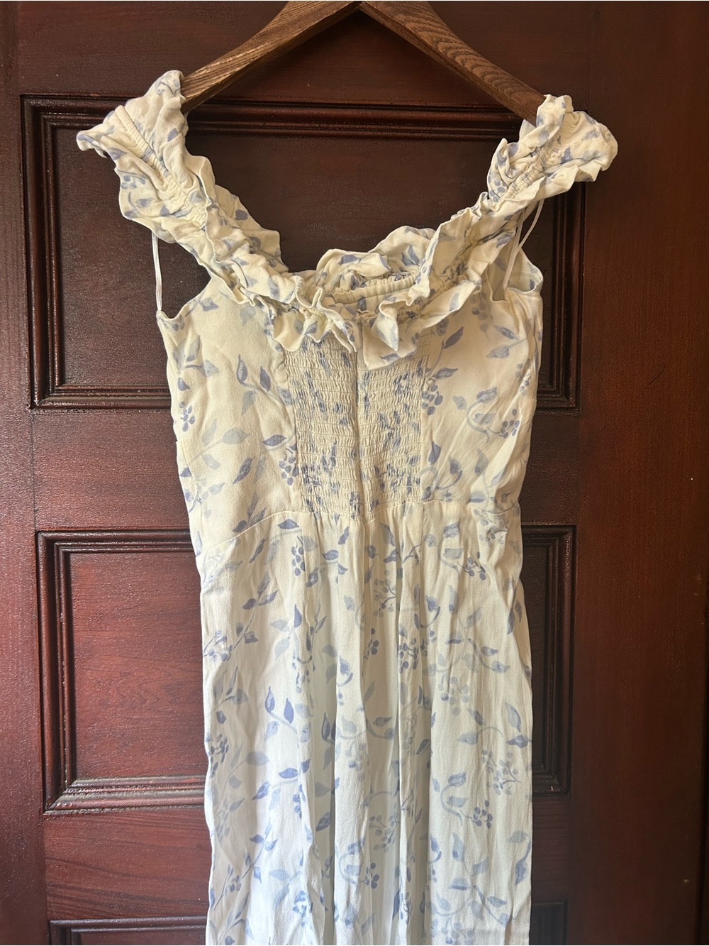 Reformation Izabel Off The Shoulder Ruffle Midi Dress Size 8 Blue & White Floral - Picture 6 of 10
